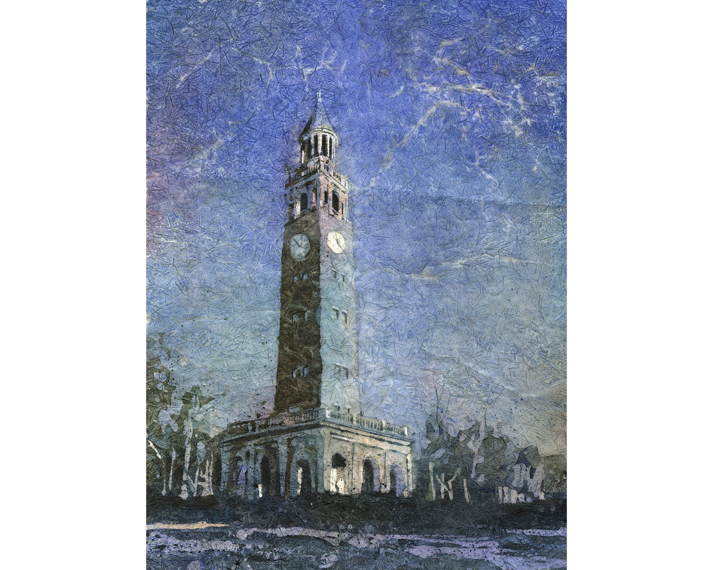 Campanario de la Universidad de Carolina del Norte (UNC) al atardecer en Chapel Hill, Carolina del Norte. Decoración UNC Tar Heels campanario Chapel Hill obra de arte batik (impresión)